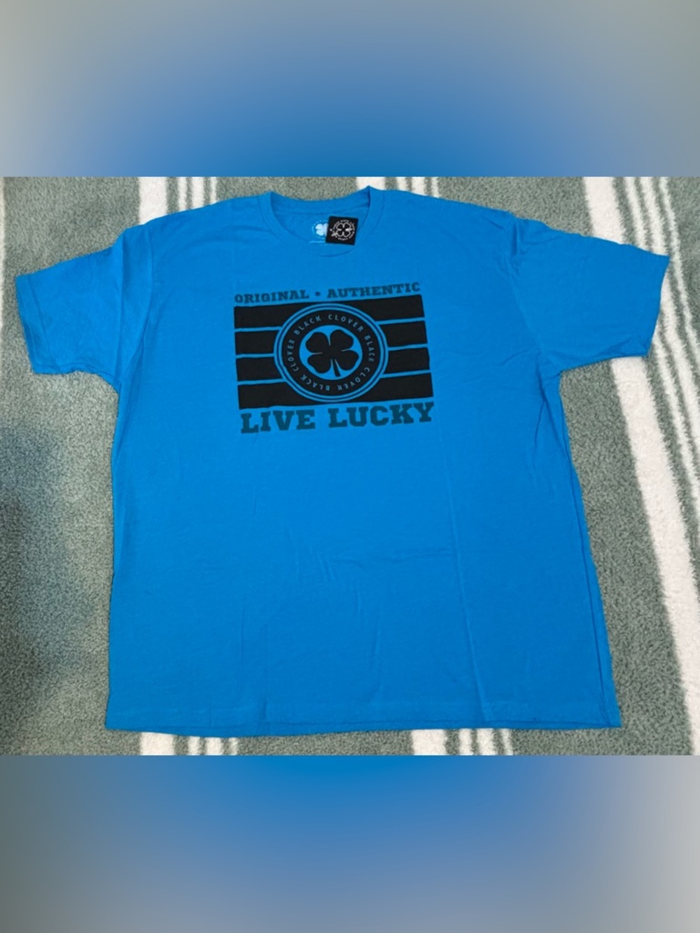 Black Clover 🍀 Live Lucky Short-Sleeve Graphic Tee - Blue/Teal XXL